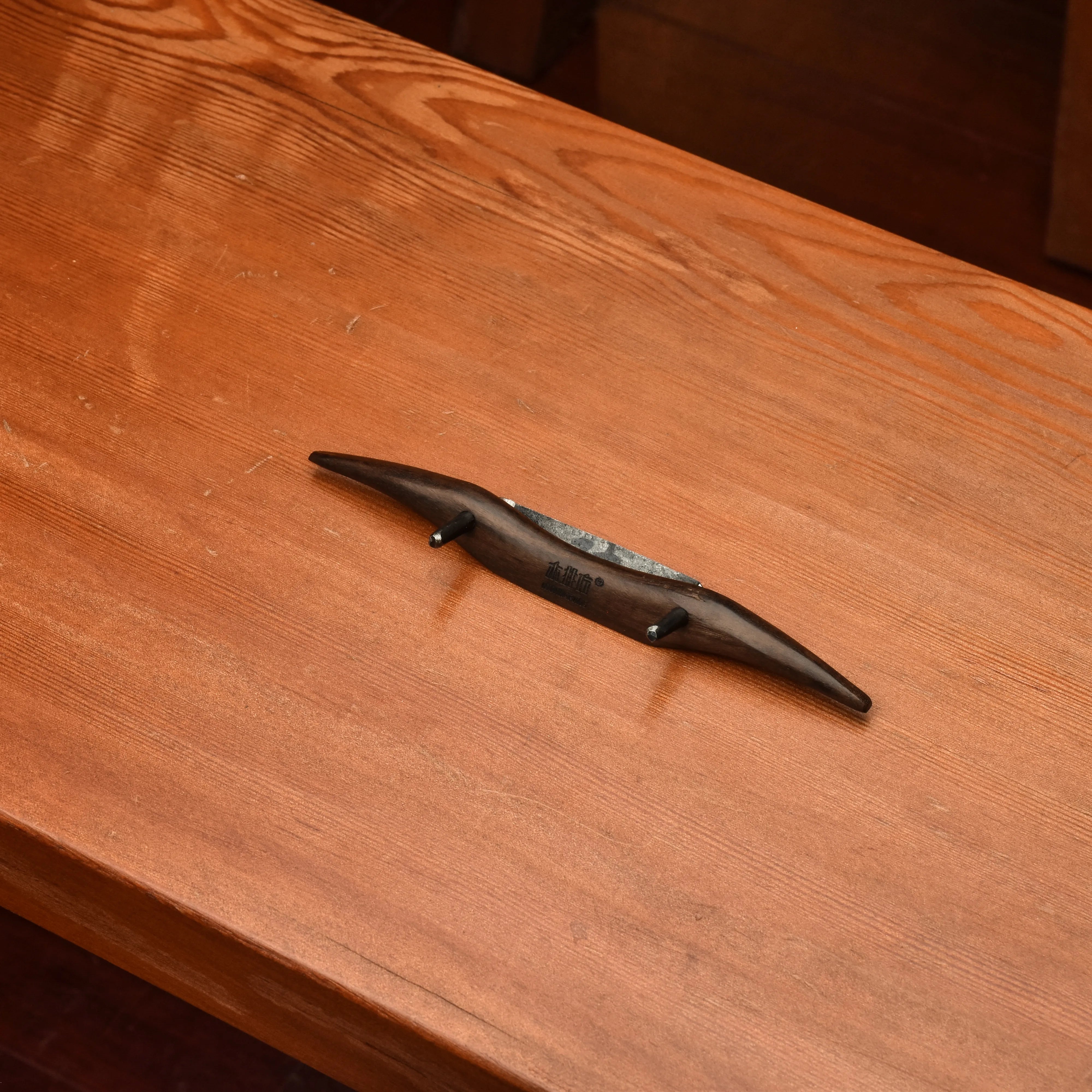 Hand-forged Taiwan-Style Shungee Rosewood Spokeshave (Small)